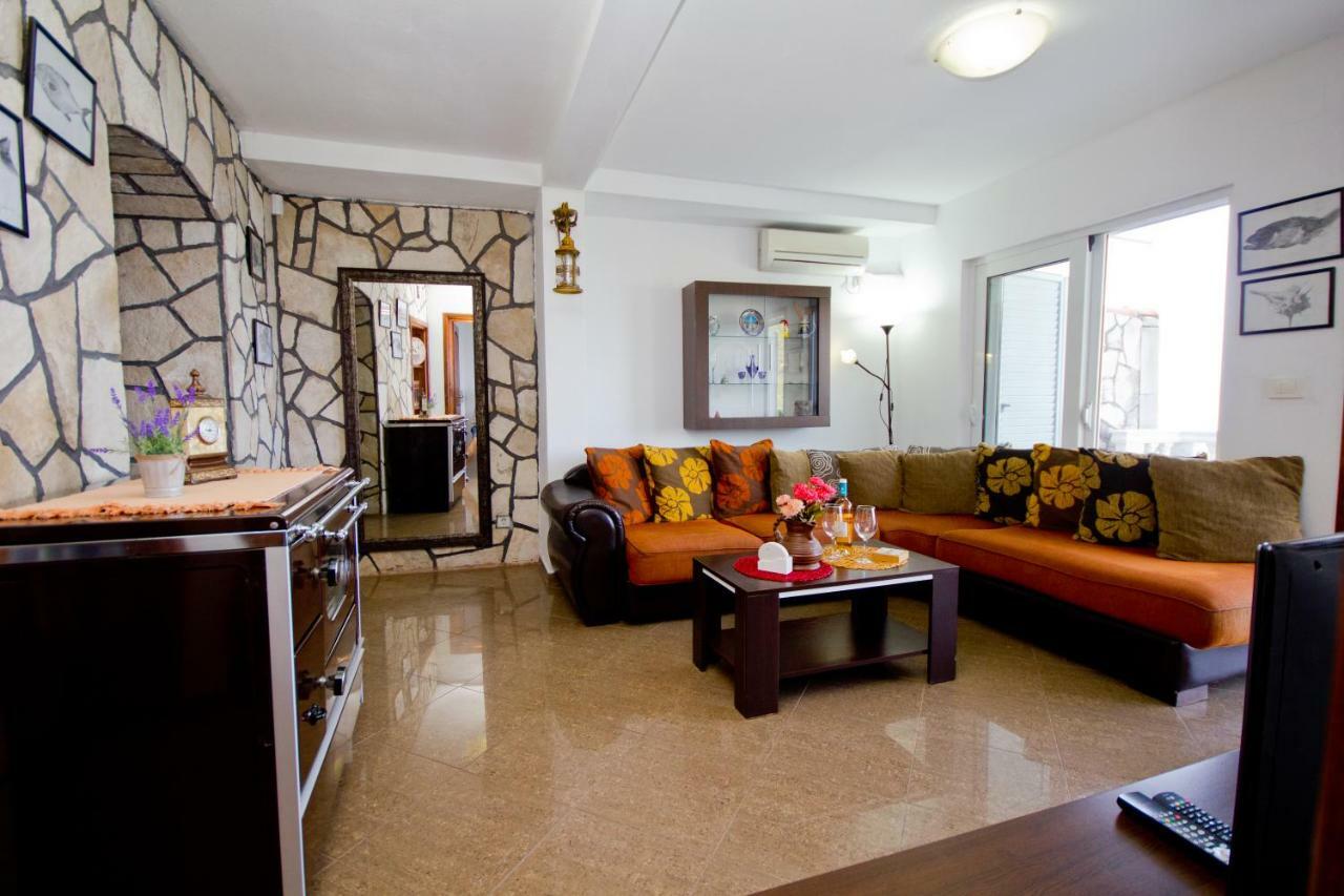 Apartments Dora Добра Вода Екстер'єр фото