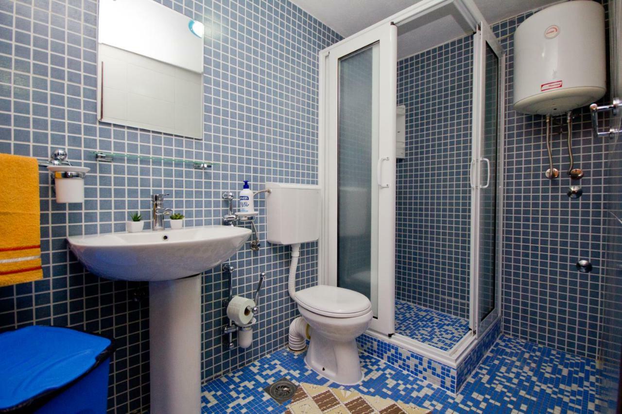 Apartments Dora Добра Вода Екстер'єр фото