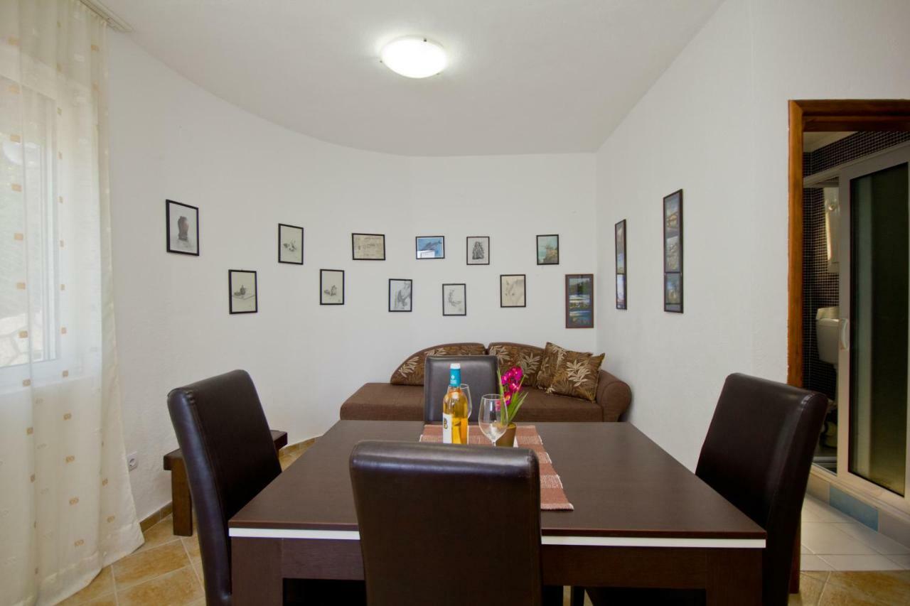 Apartments Dora Добра Вода Екстер'єр фото