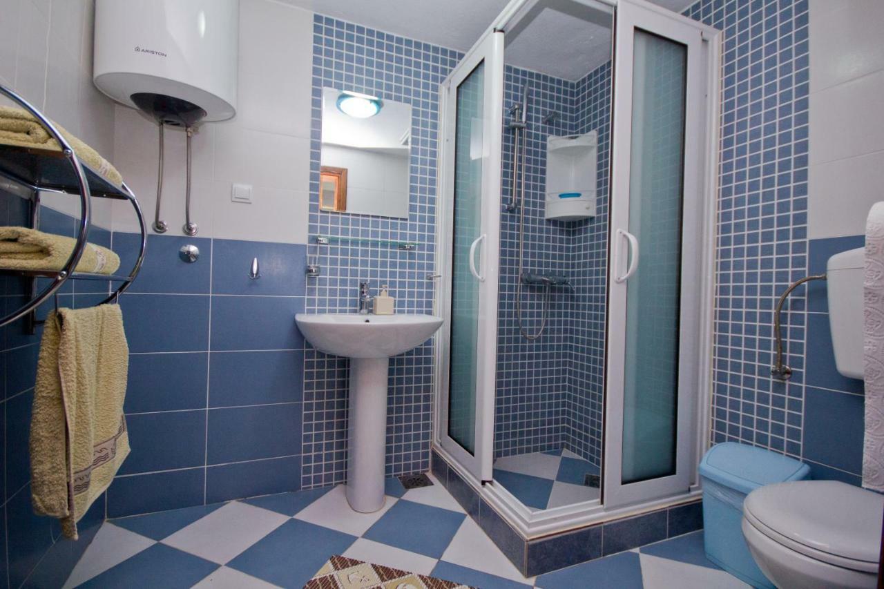 Apartments Dora Добра Вода Екстер'єр фото