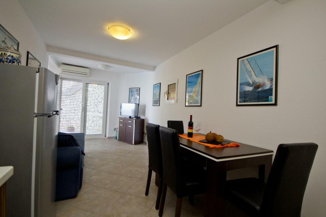 Apartments Dora Добра Вода Екстер'єр фото