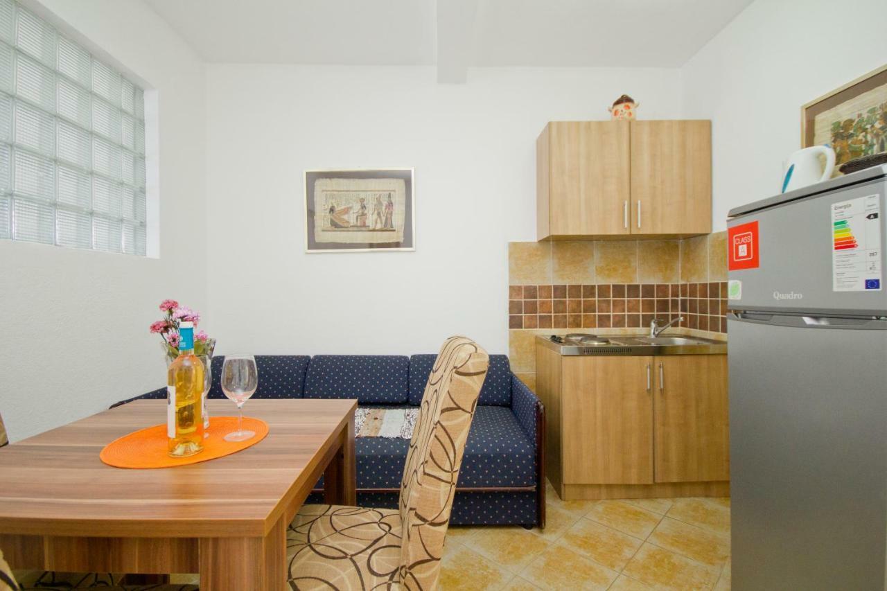 Apartments Dora Добра Вода Екстер'єр фото