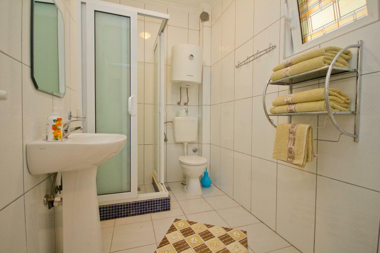 Apartments Dora Добра Вода Екстер'єр фото