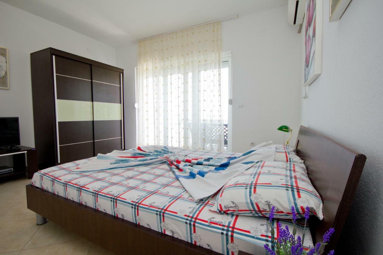Apartments Dora Добра Вода Екстер'єр фото