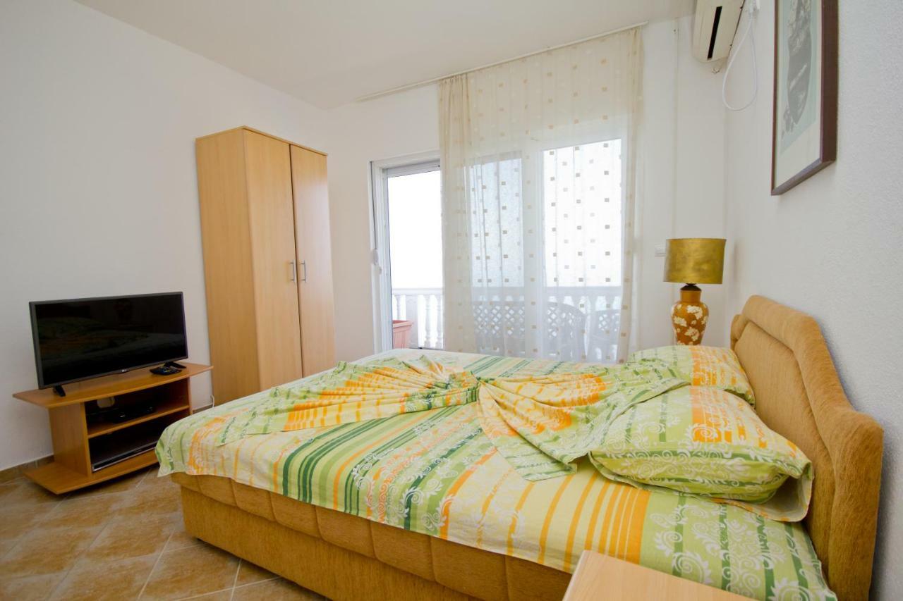 Apartments Dora Добра Вода Екстер'єр фото