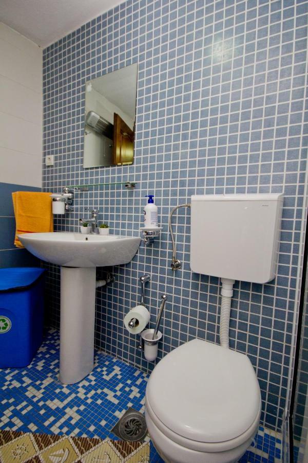 Apartments Dora Добра Вода Екстер'єр фото