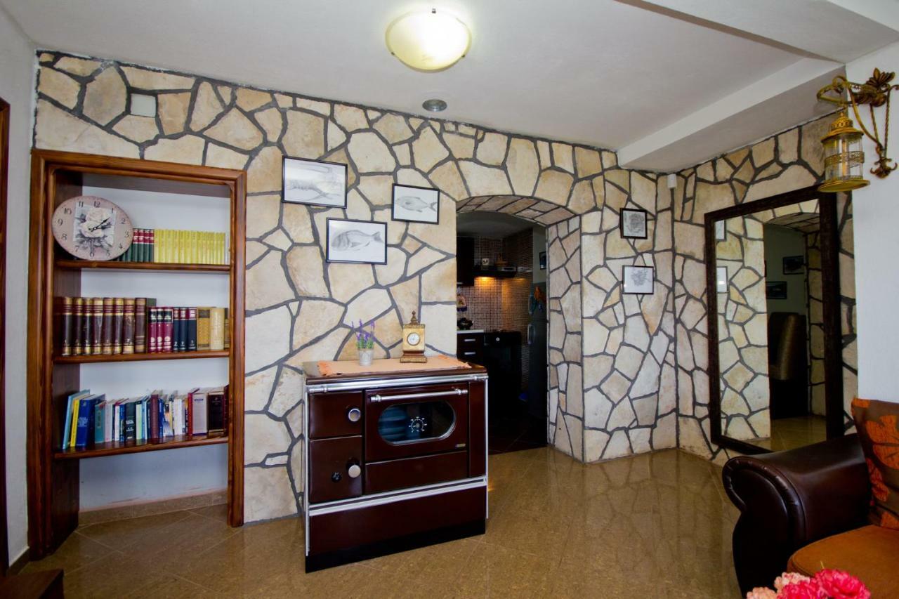 Apartments Dora Добра Вода Екстер'єр фото