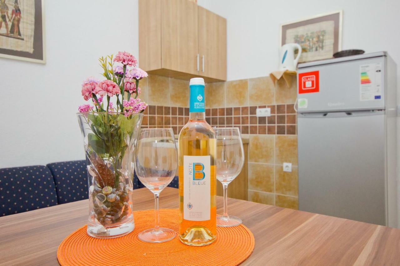 Apartments Dora Добра Вода Екстер'єр фото