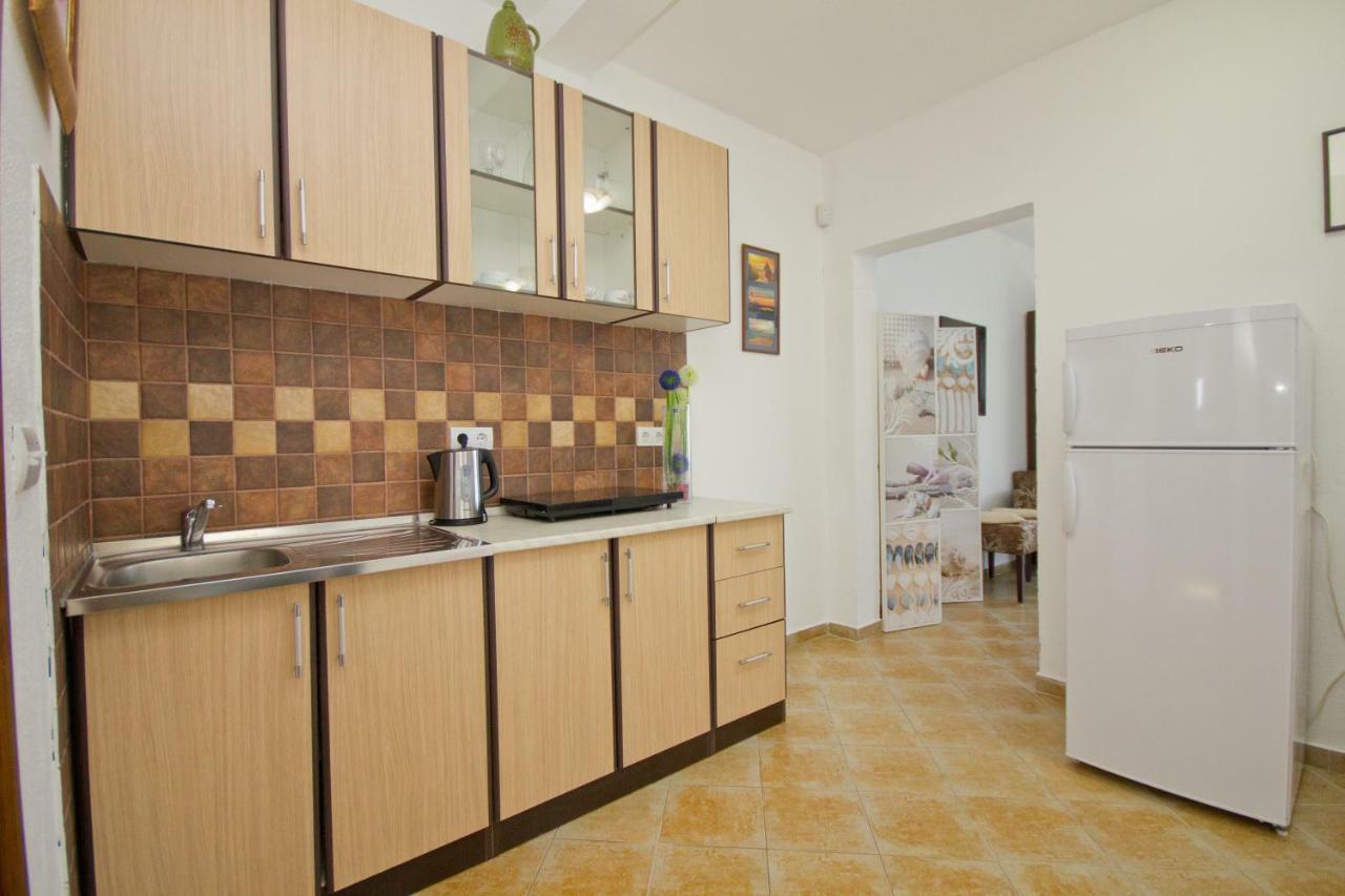 Apartments Dora Добра Вода Екстер'єр фото
